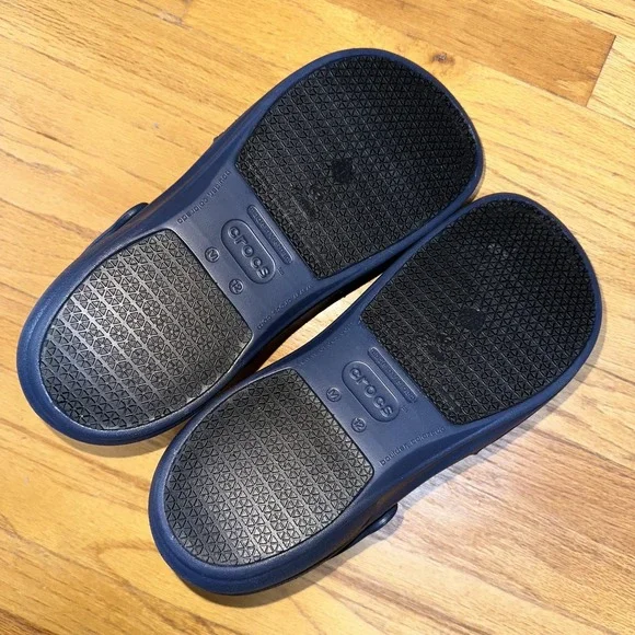Crocs Shoes Mens 12 Navy Blue Work Clogs Non Slip Resistant Kitchen Comfort - Picture 7 of 7